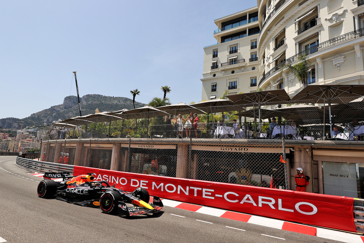 GP MONACO, Max Verstappen (NLD) Red Bull Racing RB18.
27.05.2022. Formula 1 World Championship, Rd 7, Monaco Grand Prix, Monte Carlo, Monaco, Venerdi'.
- www.xpbimages.com, EMail: requests@xpbimages.com © Copyright: Moy / XPB Images