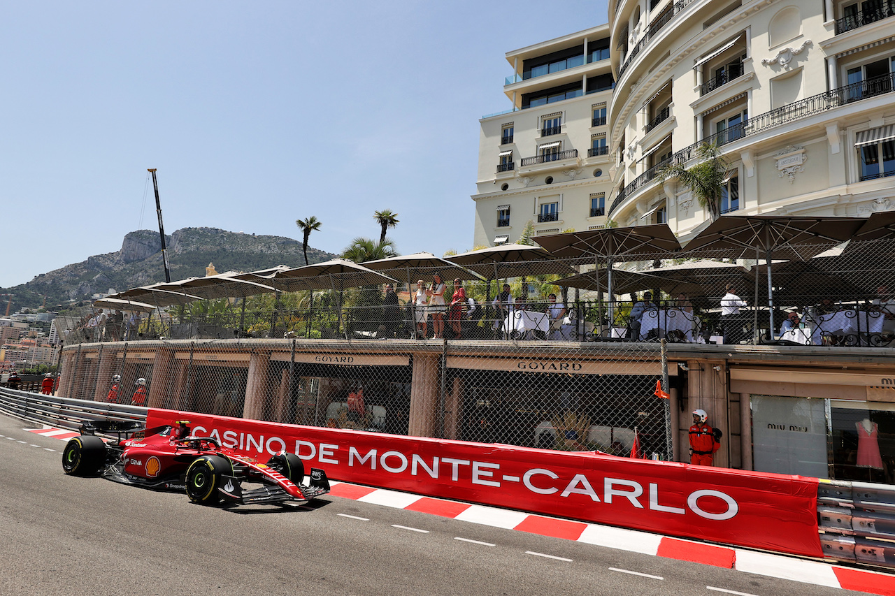 GP MONACO, Carlos Sainz Jr (ESP) Ferrari F1-75.
27.05.2022. Formula 1 World Championship, Rd 7, Monaco Grand Prix, Monte Carlo, Monaco, Venerdi'.
- www.xpbimages.com, EMail: requests@xpbimages.com © Copyright: Moy / XPB Images
