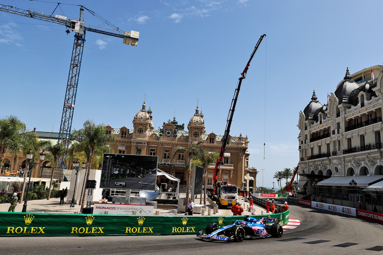 GP MONACO, Fernando Alonso (ESP) Alpine F1 Team A522.
27.05.2022. Formula 1 World Championship, Rd 7, Monaco Grand Prix, Monte Carlo, Monaco, Venerdi'.
- www.xpbimages.com, EMail: requests@xpbimages.com © Copyright: Moy / XPB Images
