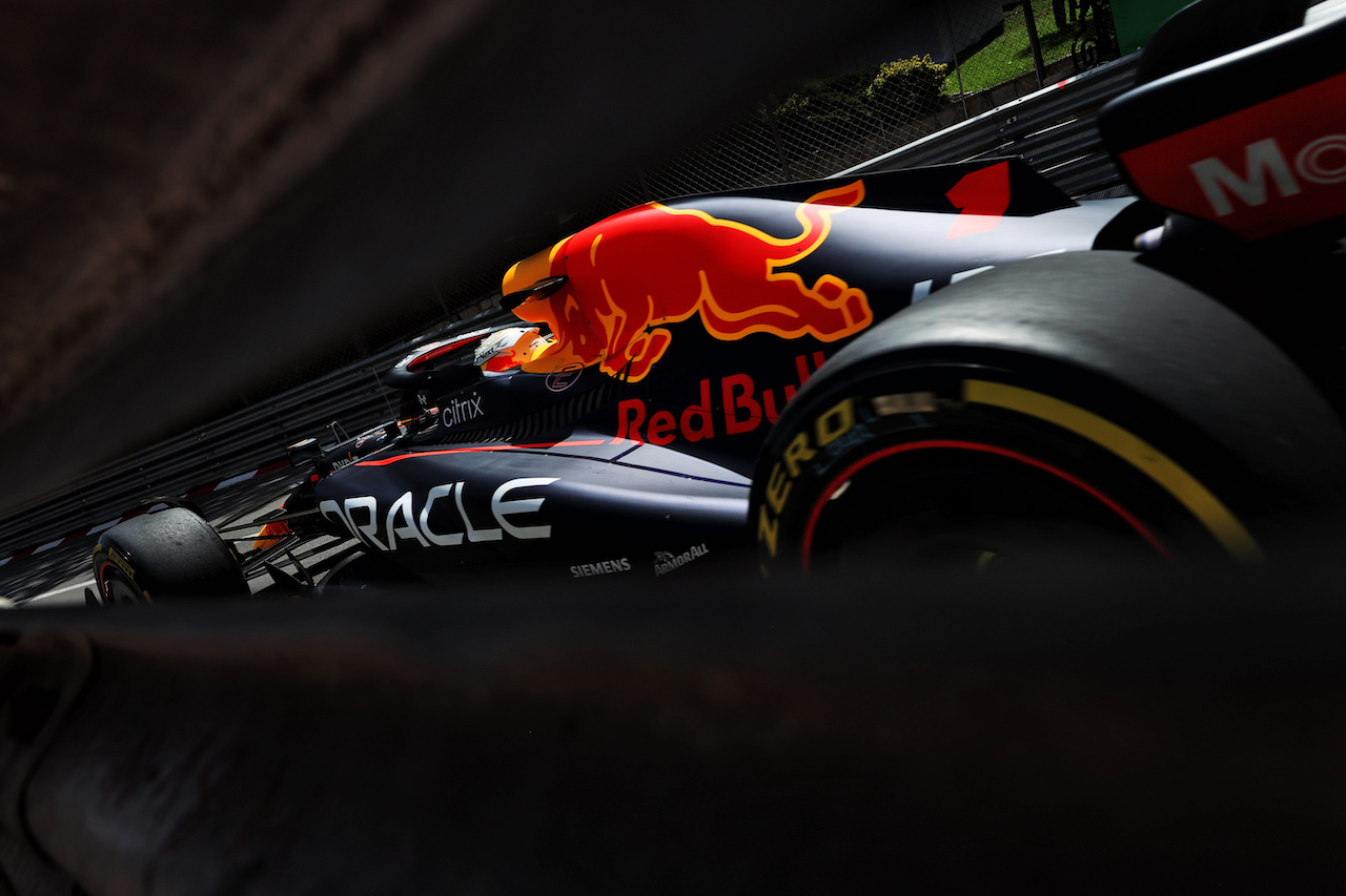 GP MONACO, Max Verstappen (NLD) Red Bull Racing RB18.
27.05.2022. Formula 1 World Championship, Rd 7, Monaco Grand Prix, Monte Carlo, Monaco, Venerdi'.
- www.xpbimages.com, EMail: requests@xpbimages.com © Copyright: Moy / XPB Images