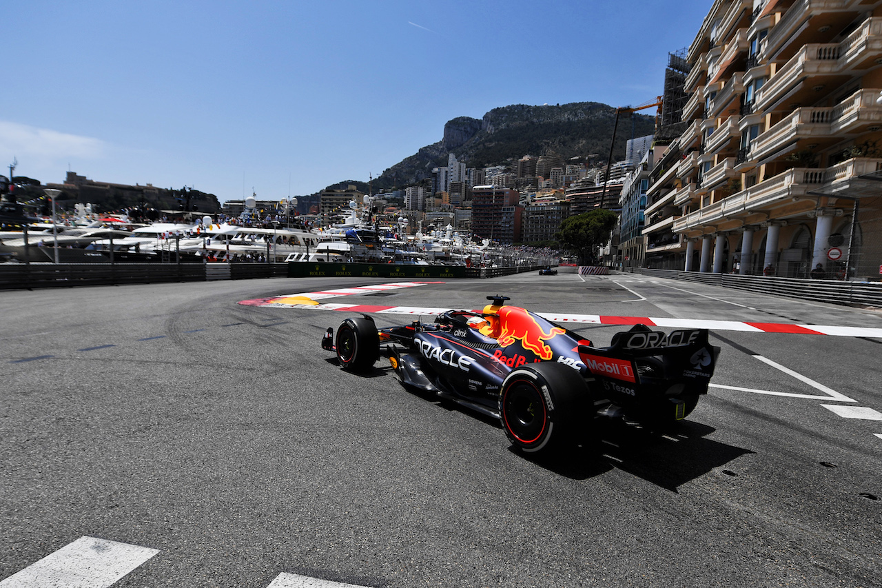 GP MONACO, Max Verstappen (NLD) Red Bull Racing RB18.
27.05.2022. Formula 1 World Championship, Rd 7, Monaco Grand Prix, Monte Carlo, Monaco, Venerdi'.
- www.xpbimages.com, EMail: requests@xpbimages.com © Copyright: Price / XPB Images
