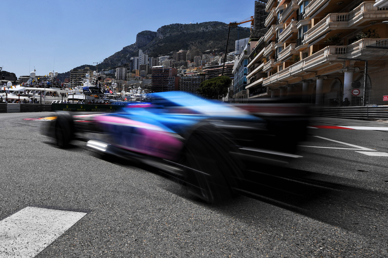 GP MONACO, Fernando Alonso (ESP) Alpine F1 Team A522.
27.05.2022. Formula 1 World Championship, Rd 7, Monaco Grand Prix, Monte Carlo, Monaco, Venerdi'.
- www.xpbimages.com, EMail: requests@xpbimages.com © Copyright: Price / XPB Images