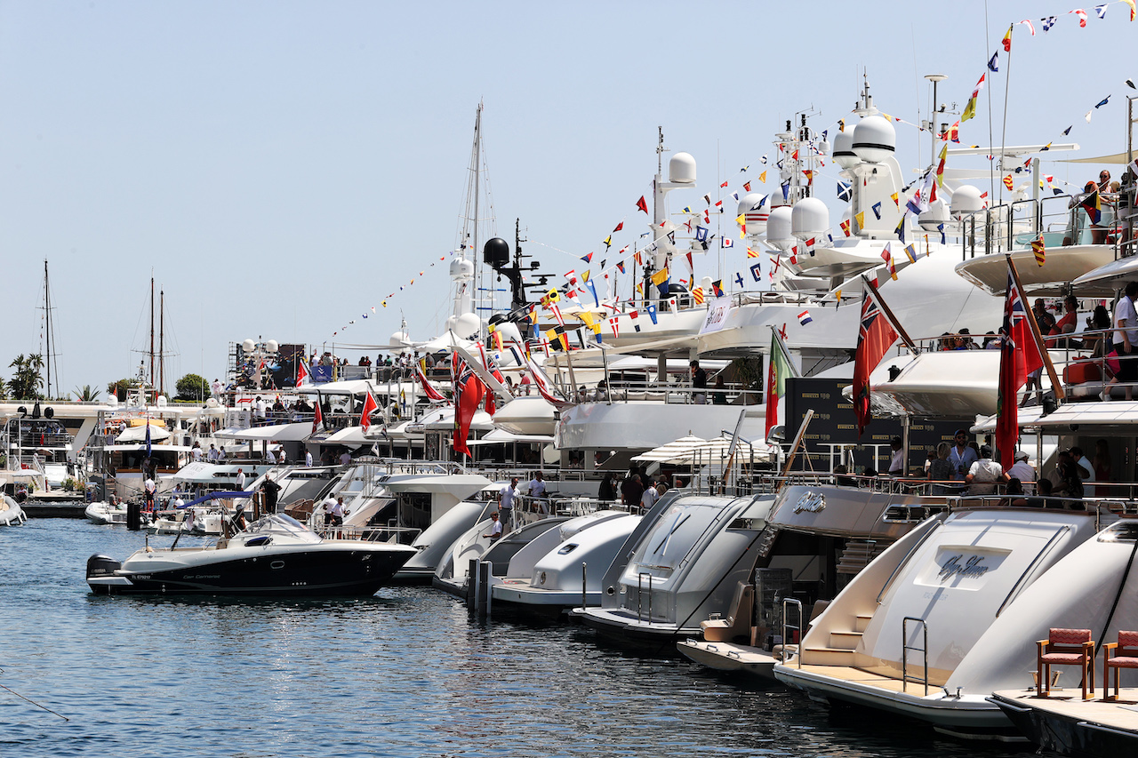 GP MONACO, Circuit Atmosfera - Boats in the scenic Monaco Harbour.
27.05.2022. Formula 1 World Championship, Rd 7, Monaco Grand Prix, Monte Carlo, Monaco, Venerdi'.
- www.xpbimages.com, EMail: requests@xpbimages.com © Copyright: Moy / XPB Images