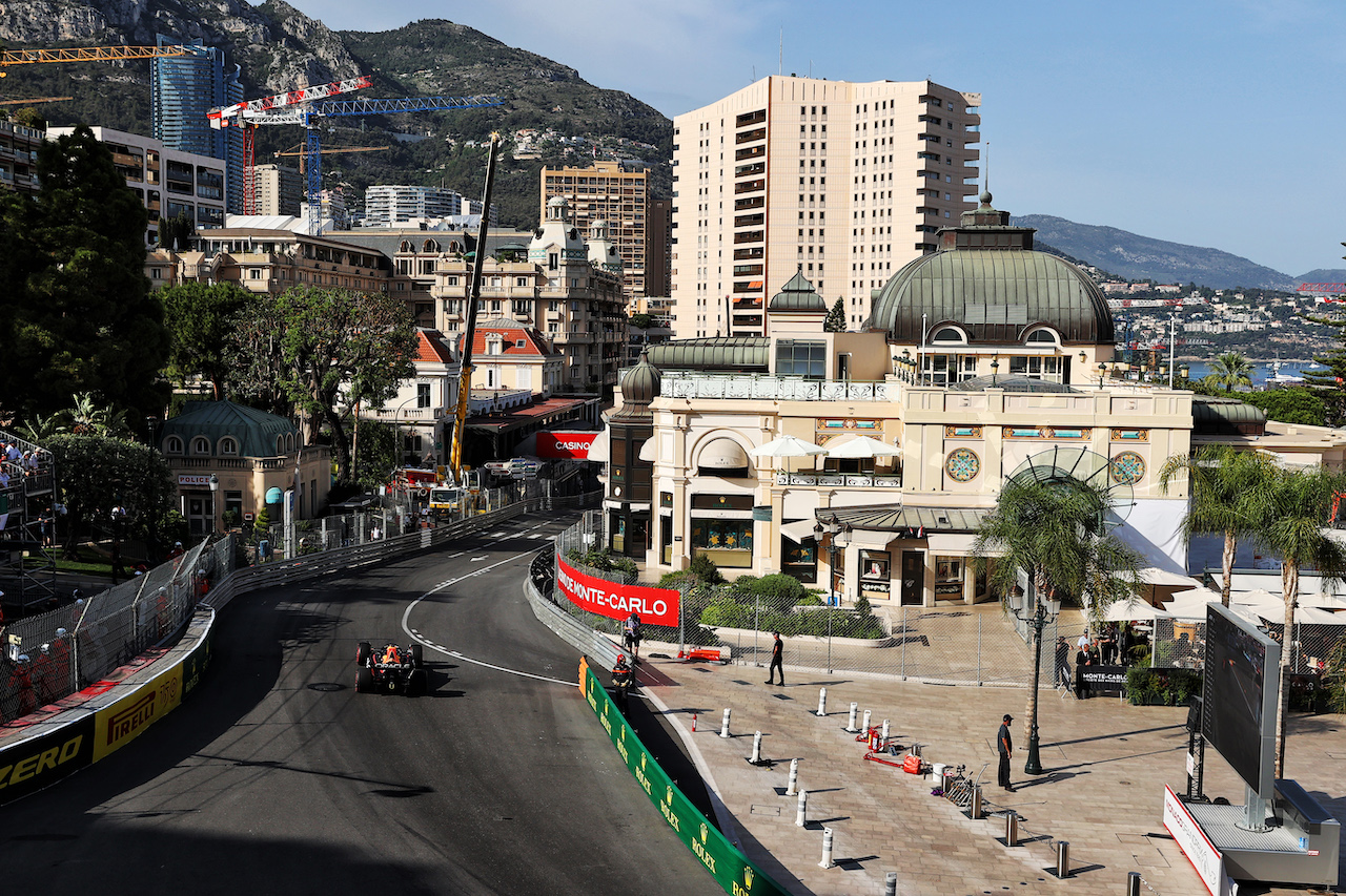 GP MONACO, Max Verstappen (NLD) Red Bull Racing RB18.
27.05.2022. Formula 1 World Championship, Rd 7, Monaco Grand Prix, Monte Carlo, Monaco, Venerdi'.
- www.xpbimages.com, EMail: requests@xpbimages.com © Copyright: Moy / XPB Images