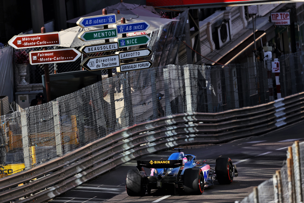 GP MONACO, Fernando Alonso (ESP) Alpine F1 Team A522.
27.05.2022. Formula 1 World Championship, Rd 7, Monaco Grand Prix, Monte Carlo, Monaco, Venerdi'.
- www.xpbimages.com, EMail: requests@xpbimages.com © Copyright: Moy / XPB Images