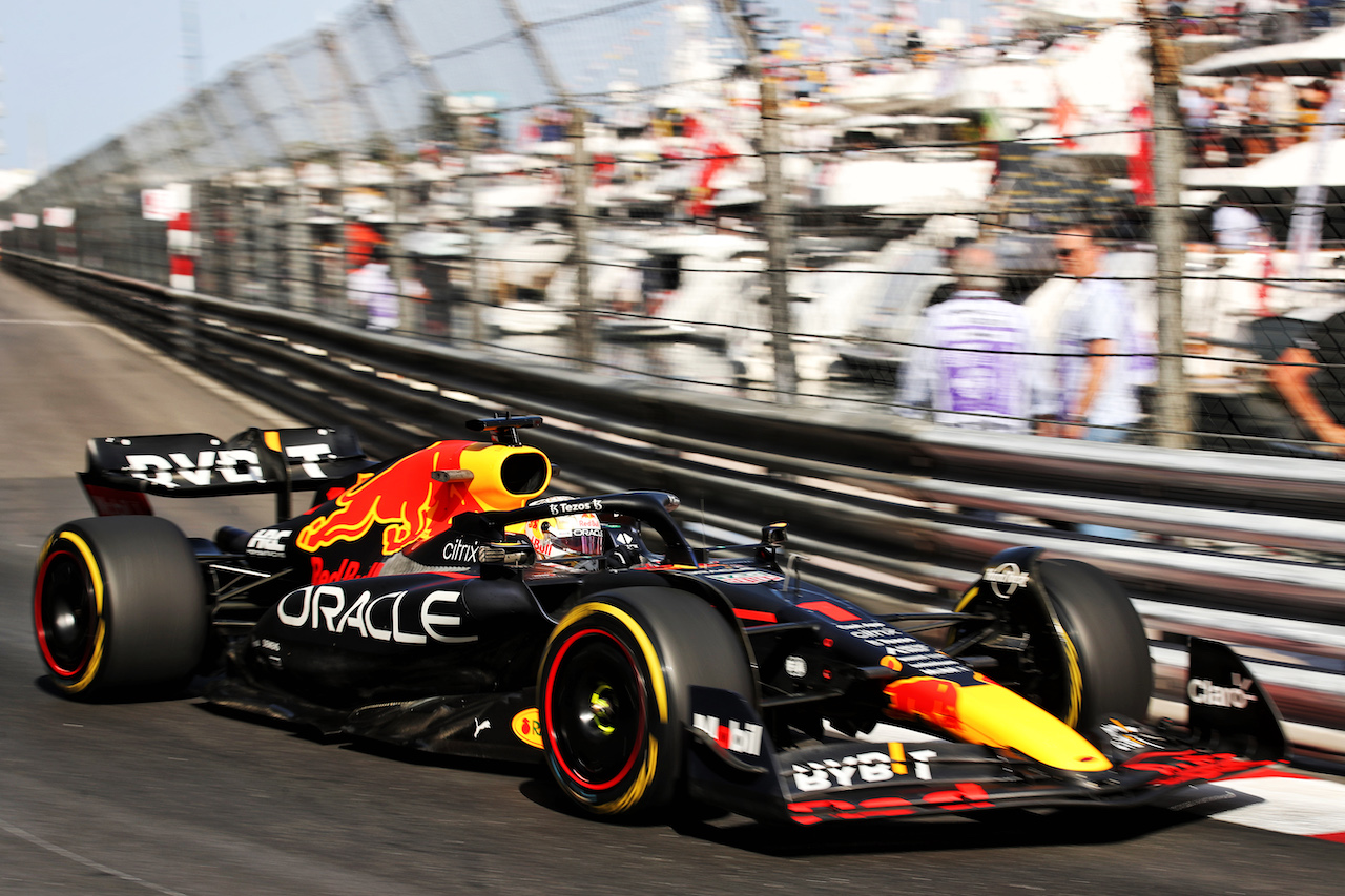 GP MONACO, Max Verstappen (NLD) Red Bull Racing RB18.
27.05.2022. Formula 1 World Championship, Rd 7, Monaco Grand Prix, Monte Carlo, Monaco, Venerdi'.
 - www.xpbimages.com, EMail: requests@xpbimages.com © Copyright: Coates / XPB Images