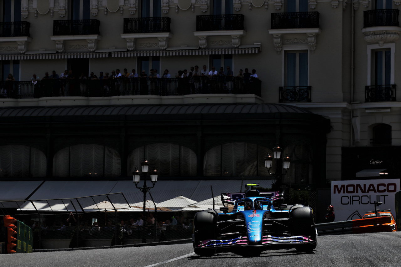GP MONACO, Esteban Ocon (FRA) Alpine F1 Team A522.
27.05.2022. Formula 1 World Championship, Rd 7, Monaco Grand Prix, Monte Carlo, Monaco, Venerdi'.
 - www.xpbimages.com, EMail: requests@xpbimages.com © Copyright: Coates / XPB Images