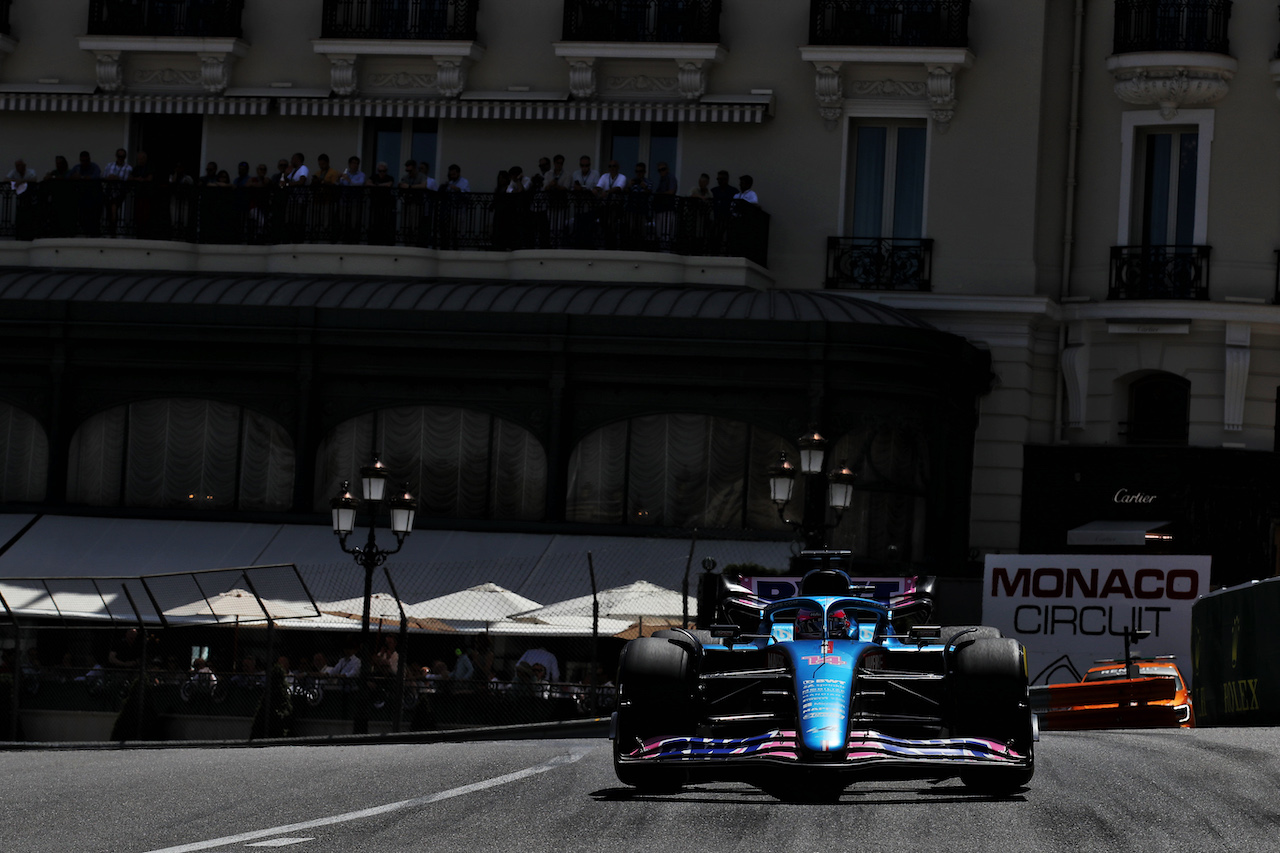 GP MONACO, Fernando Alonso (ESP) Alpine F1 Team A522.
27.05.2022. Formula 1 World Championship, Rd 7, Monaco Grand Prix, Monte Carlo, Monaco, Venerdi'.
 - www.xpbimages.com, EMail: requests@xpbimages.com © Copyright: Coates / XPB Images