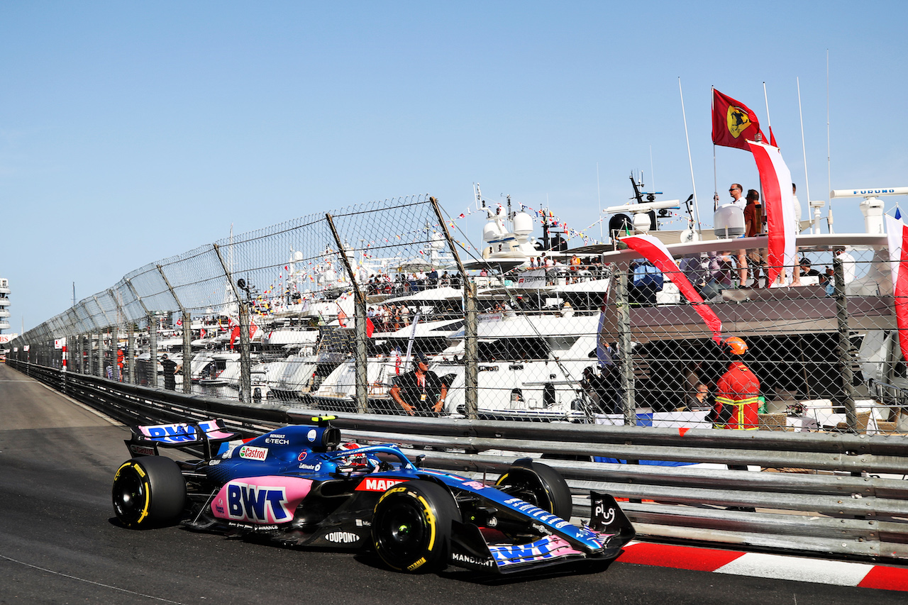 GP MONACO, Esteban Ocon (FRA) Alpine F1 Team A522.
27.05.2022. Formula 1 World Championship, Rd 7, Monaco Grand Prix, Monte Carlo, Monaco, Venerdi'.
 - www.xpbimages.com, EMail: requests@xpbimages.com © Copyright: Coates / XPB Images