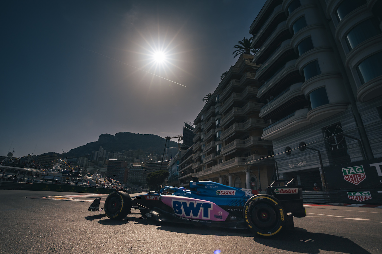 GP MONACO, Fernando Alonso (ESP) Alpine F1 Team A522.
27.05.2022. Formula 1 World Championship, Rd 7, Monaco Grand Prix, Monte Carlo, Monaco, Venerdi'.
- www.xpbimages.com, EMail: requests@xpbimages.com © Copyright: Bearne / XPB Images