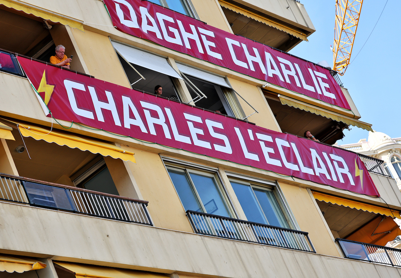 GP MONACO, Circuit Atmosfera - banner for Charles Leclerc (MON) Ferrari - Charles L'Eclair.
27.05.2022. Formula 1 World Championship, Rd 7, Monaco Grand Prix, Monte Carlo, Monaco, Venerdi'.
- www.xpbimages.com, EMail: requests@xpbimages.com © Copyright: Batchelor / XPB Images