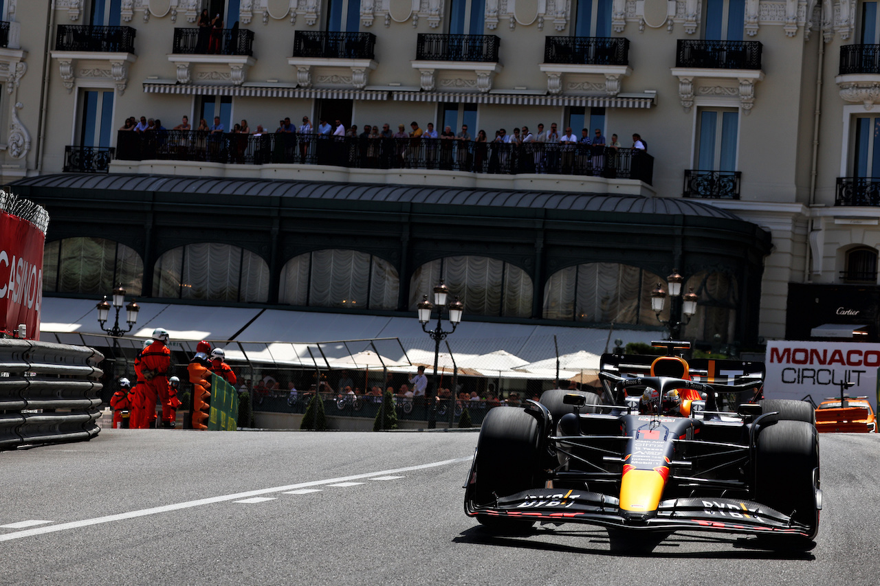 GP MONACO, Max Verstappen (NLD) Red Bull Racing RB18.
27.05.2022. Formula 1 World Championship, Rd 7, Monaco Grand Prix, Monte Carlo, Monaco, Venerdi'.
- www.xpbimages.com, EMail: requests@xpbimages.com © Copyright: Batchelor / XPB Images