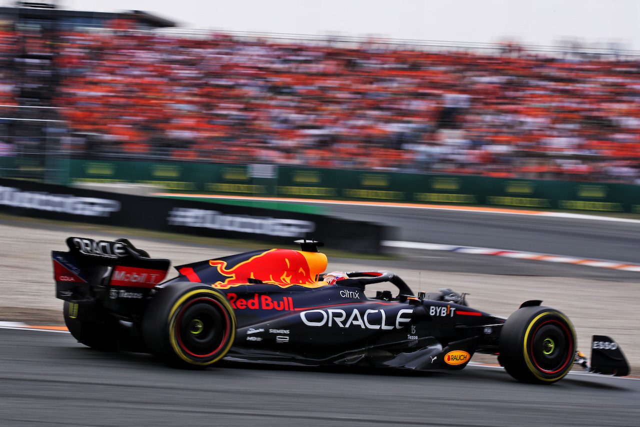 GP OLANDA, Max Verstappen (NLD) Red Bull Racing RB18.
04.09.2022. Formula 1 World Championship, Rd 14, Dutch Grand Prix, Zandvoort, Netherlands, Gara Day.
 - www.xpbimages.com, EMail: requests@xpbimages.com © Copyright: Coates / XPB Images