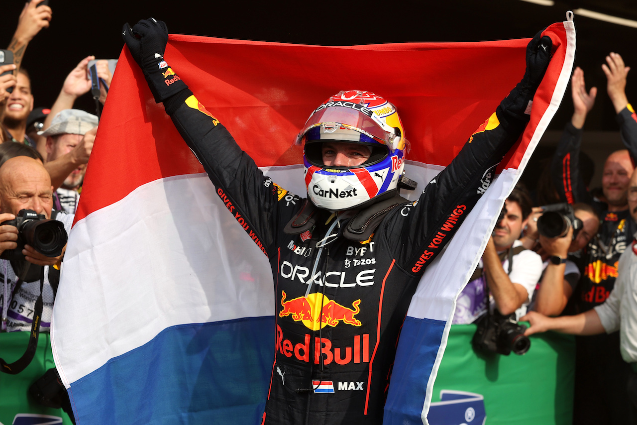 GP OLANDA, Gara winner Max Verstappen (NLD) Red Bull Racing celebrates in parc ferme.
04.09.2022. Formula 1 World Championship, Rd 14, Dutch Grand Prix, Zandvoort, Netherlands, Gara Day.
- www.xpbimages.com, EMail: requests@xpbimages.com © Copyright: Moy / XPB Images