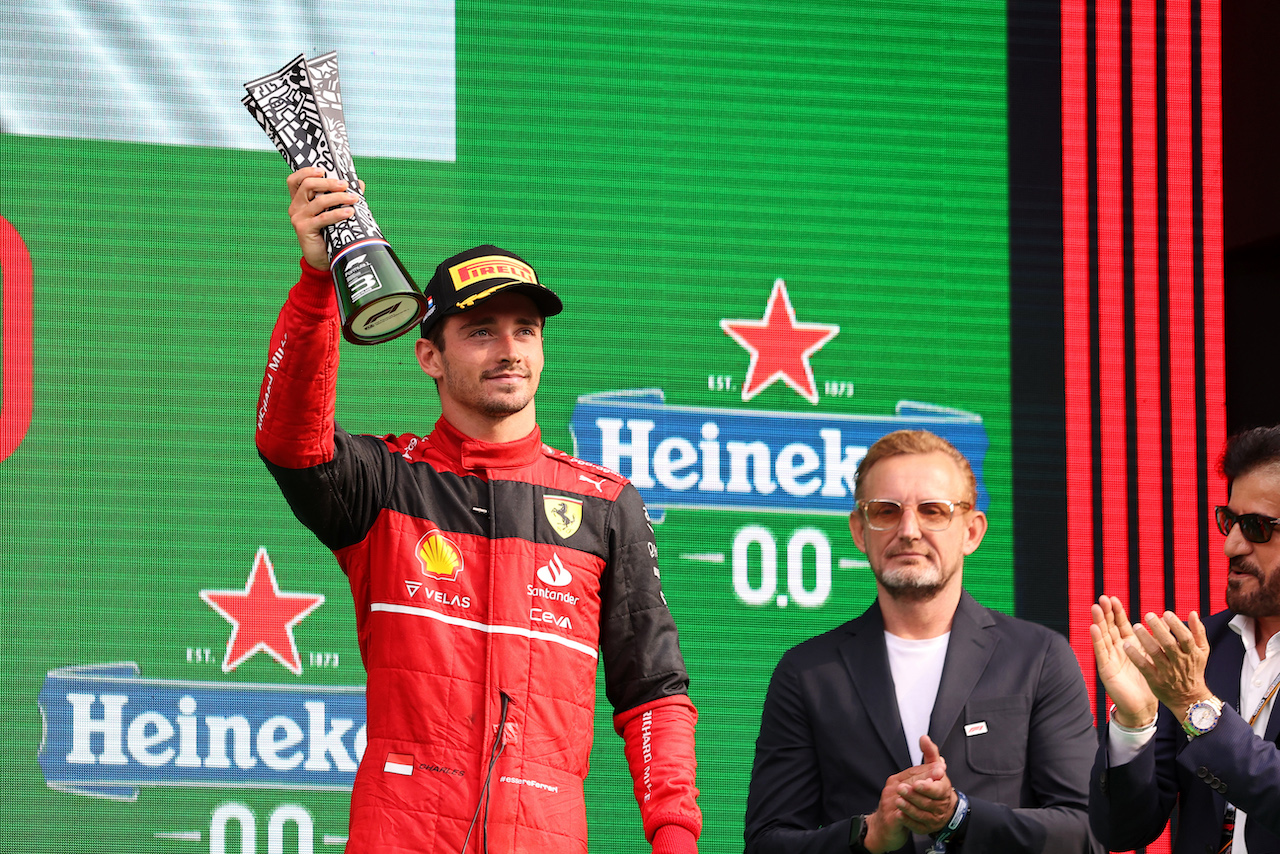 GP OLANDA, Charles Leclerc (MON) Ferrari celebrates his third position on the podium.
04.09.2022. Formula 1 World Championship, Rd 14, Dutch Grand Prix, Zandvoort, Netherlands, Gara Day.
- www.xpbimages.com, EMail: requests@xpbimages.com © Copyright: Moy / XPB Images