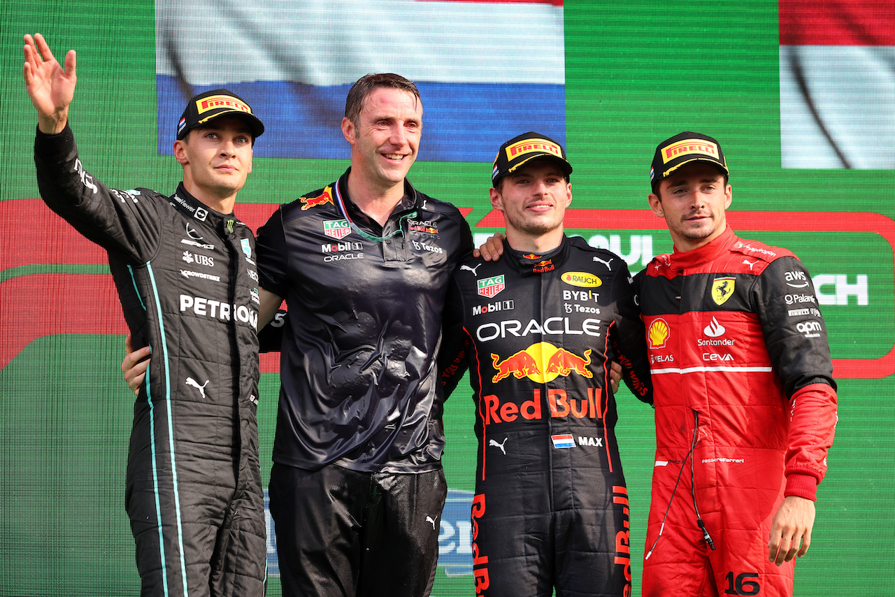 GP OLANDA, The podium (L to R): George Russell (GBR) Mercedes AMG F1, second; Max Verstappen (NLD) Red Bull Racing, vincitore; Charles Leclerc (MON) Ferrari, third.
04.09.2022. Formula 1 World Championship, Rd 14, Dutch Grand Prix, Zandvoort, Netherlands, Gara Day.
- www.xpbimages.com, EMail: requests@xpbimages.com © Copyright: Moy / XPB Images