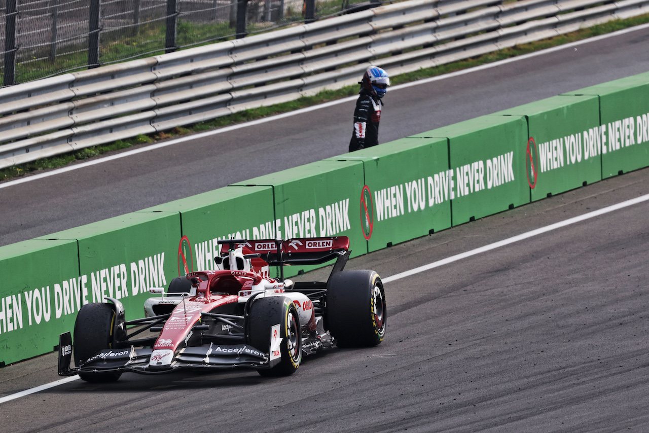 GP OLANDA, Valtteri Bottas (FIN) Alfa Romeo F1 Team C42 retired from the race.
04.09.2022. Formula 1 World Championship, Rd 14, Dutch Grand Prix, Zandvoort, Netherlands, Gara Day.
- www.xpbimages.com, EMail: requests@xpbimages.com © Copyright: Bearne / XPB Images