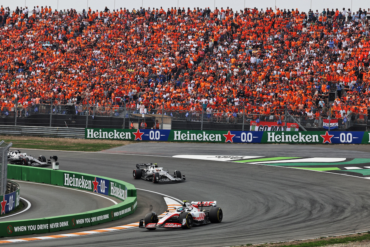 GP OLANDA, Mick Schumacher (GER) Haas VF-22.
04.09.2022. Formula 1 World Championship, Rd 14, Dutch Grand Prix, Zandvoort, Netherlands, Gara Day.
- www.xpbimages.com, EMail: requests@xpbimages.com © Copyright: Bearne / XPB Images