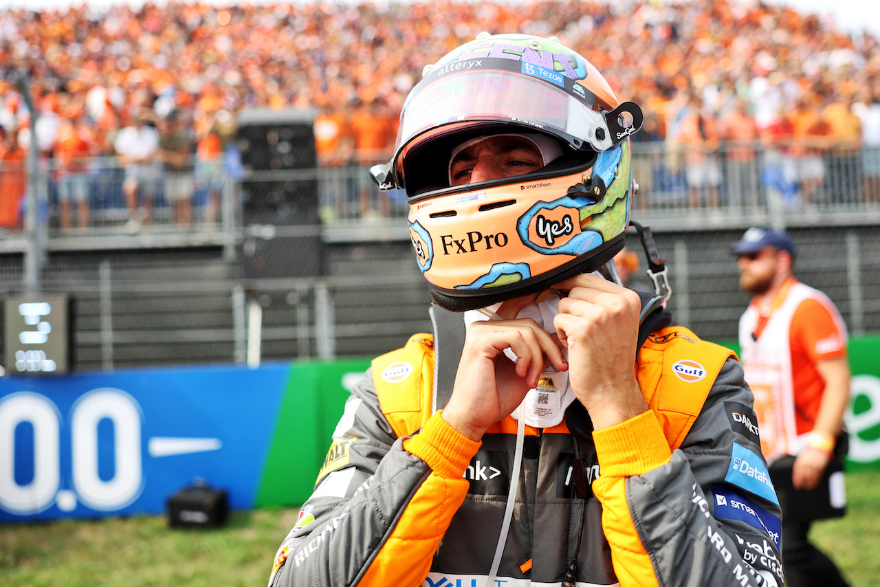 GP OLANDA, Daniel Ricciardo (AUS) McLaren on the grid.
04.09.2022. Formula 1 World Championship, Rd 14, Dutch Grand Prix, Zandvoort, Netherlands, Gara Day.
- www.xpbimages.com, EMail: requests@xpbimages.com © Copyright: Bearne / XPB Images