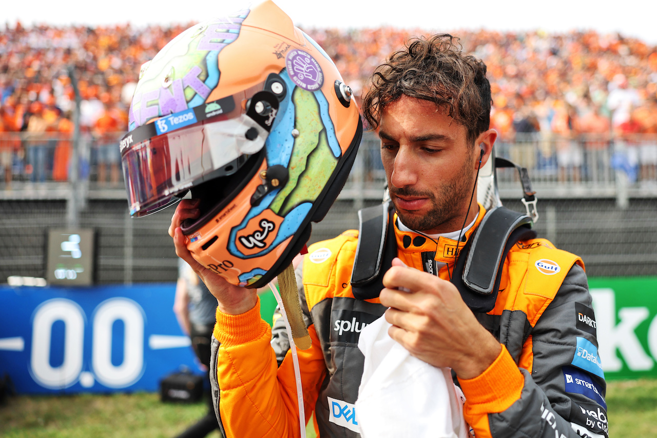 GP OLANDA, Daniel Ricciardo (AUS) McLaren on the grid.
04.09.2022. Formula 1 World Championship, Rd 14, Dutch Grand Prix, Zandvoort, Netherlands, Gara Day.
- www.xpbimages.com, EMail: requests@xpbimages.com © Copyright: Bearne / XPB Images