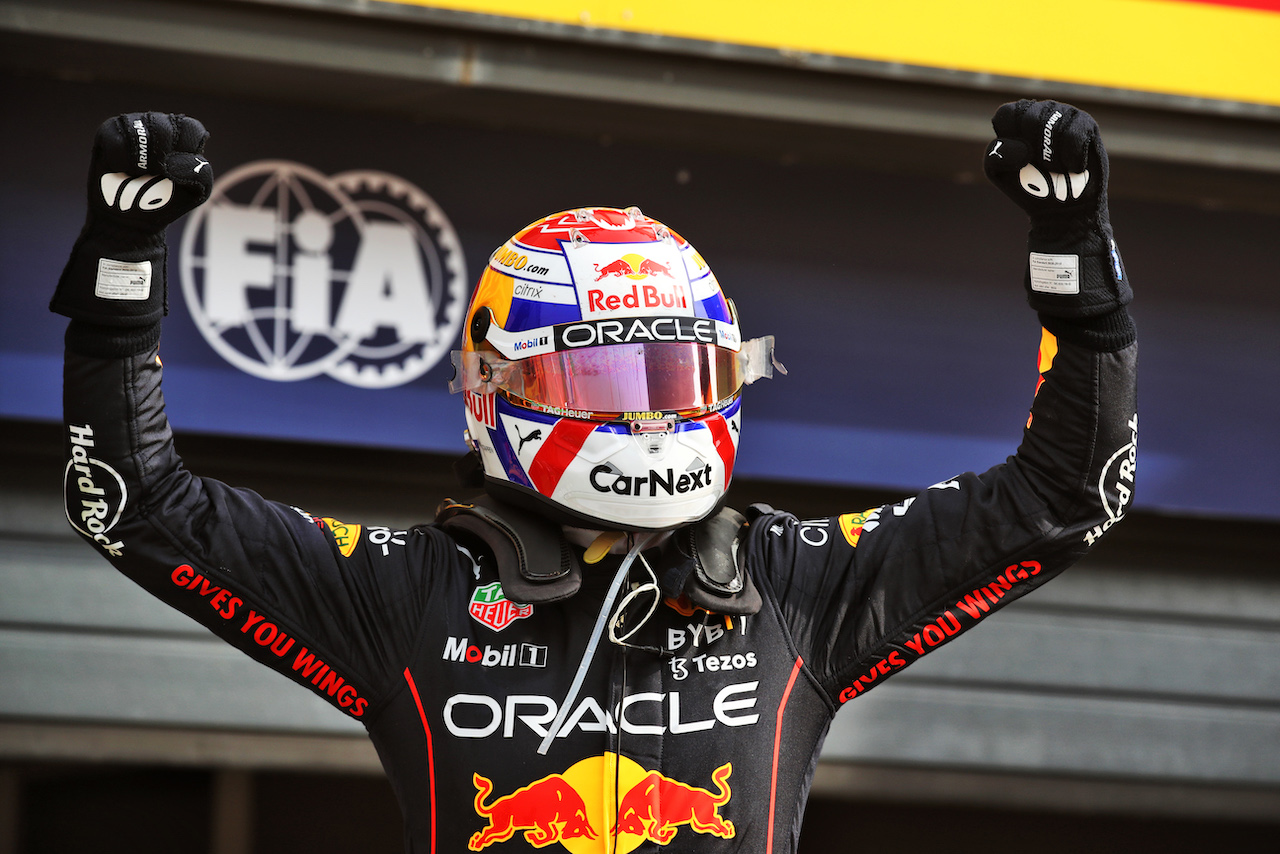 GP OLANDA, Gara winner Max Verstappen (NLD) Red Bull Racing celebrates in parc ferme.
04.09.2022. Formula 1 World Championship, Rd 14, Dutch Grand Prix, Zandvoort, Netherlands, Gara Day.
 - www.xpbimages.com, EMail: requests@xpbimages.com © Copyright: Coates / XPB Images