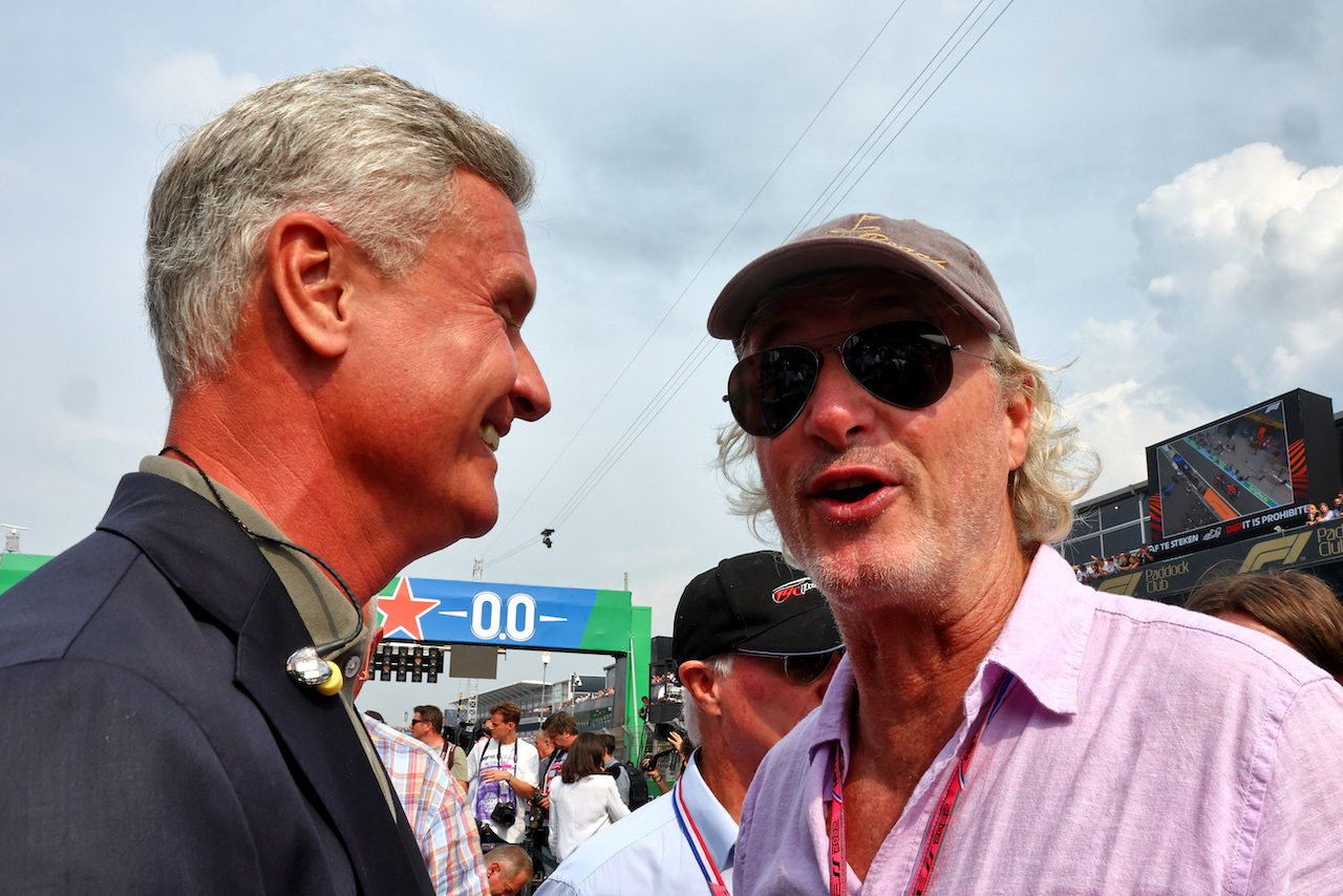 GP OLANDA, (L to R): David Coulthard (GBR) Red Bull Racing e Scuderia Toro Advisor / Channel 4 F1 Commentator with Eddie Irvine (GBR) on the grid.
04.09.2022. Formula 1 World Championship, Rd 14, Dutch Grand Prix, Zandvoort, Netherlands, Gara Day.
- www.xpbimages.com, EMail: requests@xpbimages.com © Copyright: Miltenburg / XPB Images