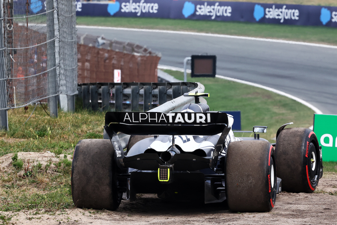 GP OLANDA, Yuki Tsunoda (JPN) AlphaTauri AT03 retired from the race.
04.09.2022. Formula 1 World Championship, Rd 14, Dutch Grand Prix, Zandvoort, Netherlands, Gara Day.
- www.xpbimages.com, EMail: requests@xpbimages.com © Copyright: Miltenburg / XPB Images
