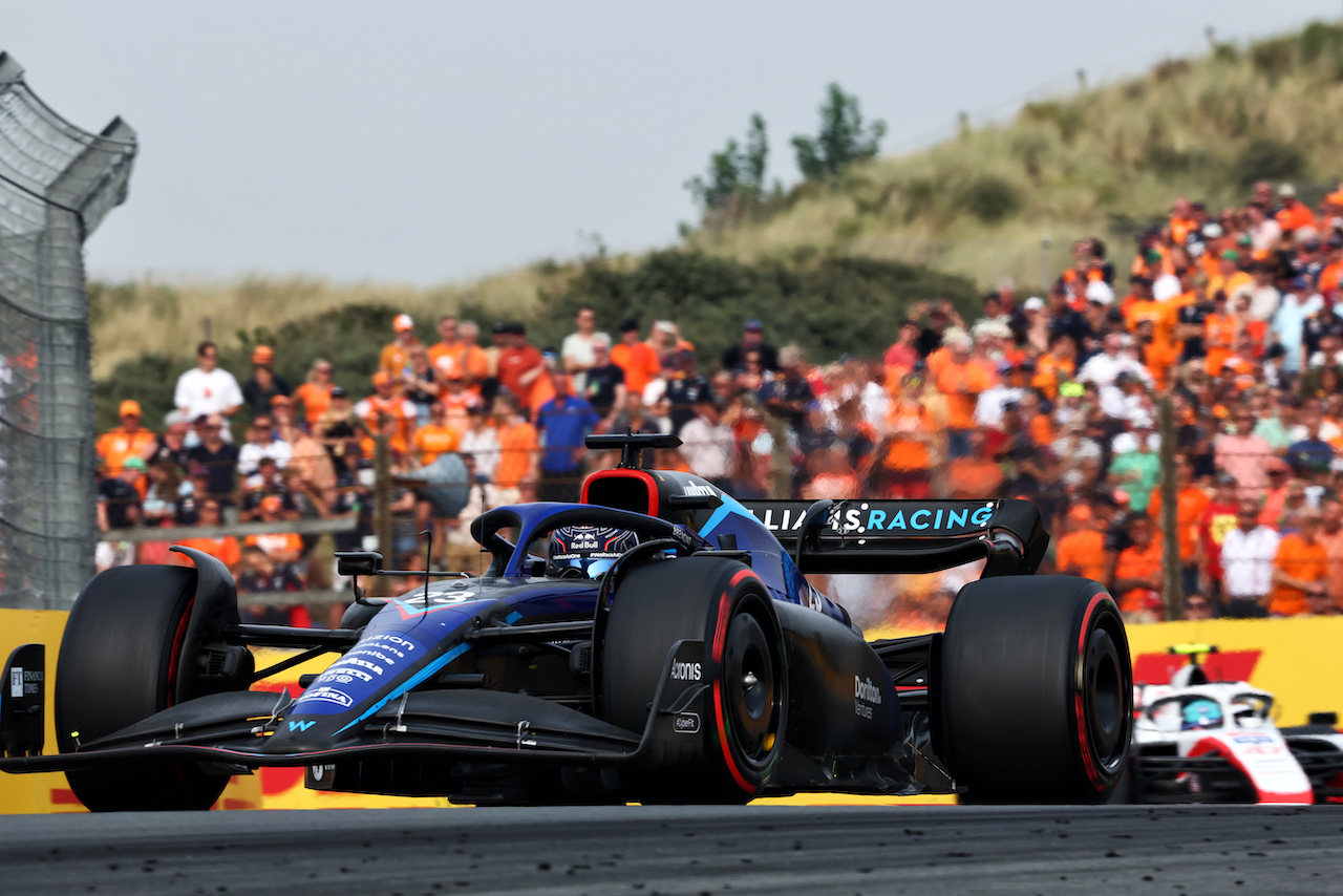 GP OLANDA, Alexander Albon (THA) Williams Racing FW44.
04.09.2022. Formula 1 World Championship, Rd 14, Dutch Grand Prix, Zandvoort, Netherlands, Gara Day.
- www.xpbimages.com, EMail: requests@xpbimages.com © Copyright: Miltenburg / XPB Images