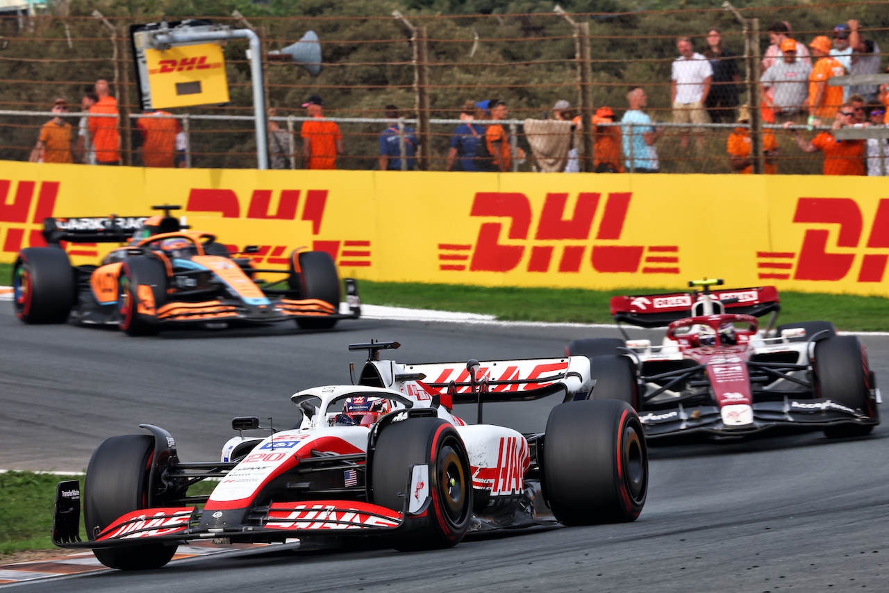 GP OLANDA, Kevin Magnussen (DEN) Haas VF-22.
04.09.2022. Formula 1 World Championship, Rd 14, Dutch Grand Prix, Zandvoort, Netherlands, Gara Day.
- www.xpbimages.com, EMail: requests@xpbimages.com © Copyright: Miltenburg / XPB Images