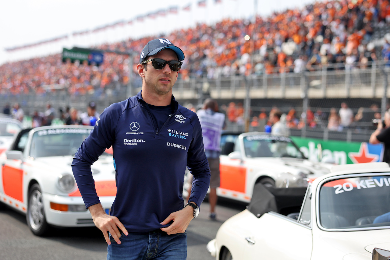 GP OLANDA, Nicholas Latifi (CDN) Williams Racing on the drivers parade.
04.09.2022. Formula 1 World Championship, Rd 14, Dutch Grand Prix, Zandvoort, Netherlands, Gara Day.
- www.xpbimages.com, EMail: requests@xpbimages.com © Copyright: Bearne / XPB Images