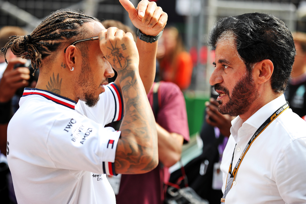 GP OLANDA, (L to R): Mohammed Bin Sulayem (UAE) FIA President with Lewis Hamilton (GBR) Mercedes AMG F1 on the drivers parade.
04.09.2022. Formula 1 World Championship, Rd 14, Dutch Grand Prix, Zandvoort, Netherlands, Gara Day.
 - www.xpbimages.com, EMail: requests@xpbimages.com © Copyright: Coates / XPB Images
