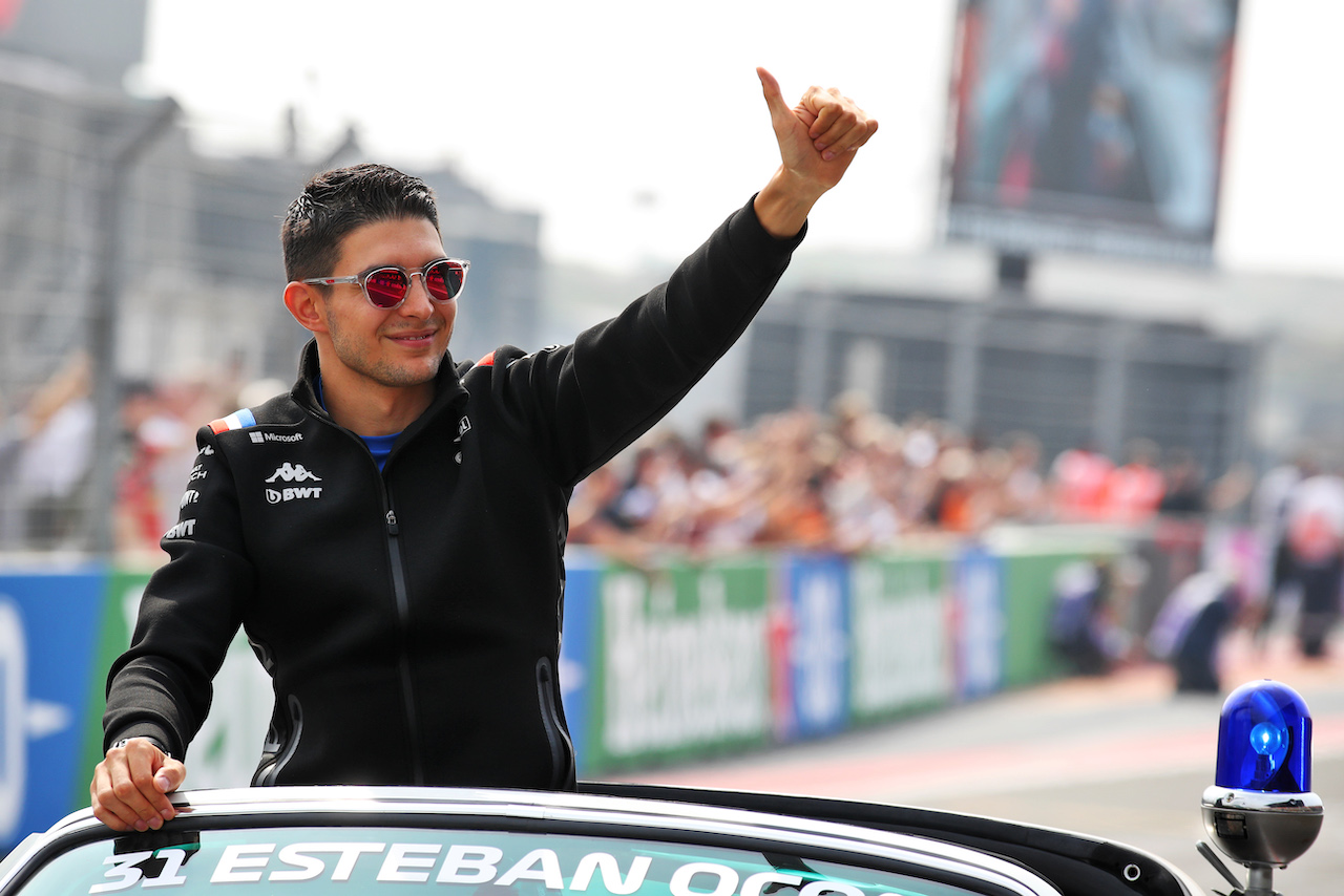 GP OLANDA, Esteban Ocon (FRA) Alpine F1 Team on the drivers parade.
04.09.2022. Formula 1 World Championship, Rd 14, Dutch Grand Prix, Zandvoort, Netherlands, Gara Day.
 - www.xpbimages.com, EMail: requests@xpbimages.com © Copyright: Coates / XPB Images