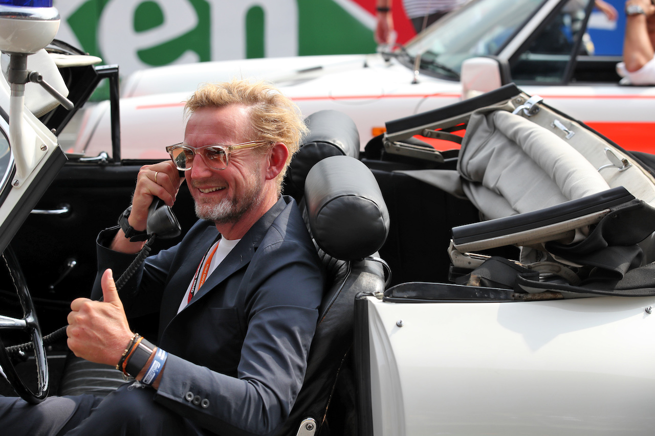 GP OLANDA, Prince Bernhard of Orange-Nassau, van Vollenhoven (NLD) Zandvoort Circuit Co-Owner on the drivers parade.
04.09.2022. Formula 1 World Championship, Rd 14, Dutch Grand Prix, Zandvoort, Netherlands, Gara Day.
 - www.xpbimages.com, EMail: requests@xpbimages.com © Copyright: Coates / XPB Images