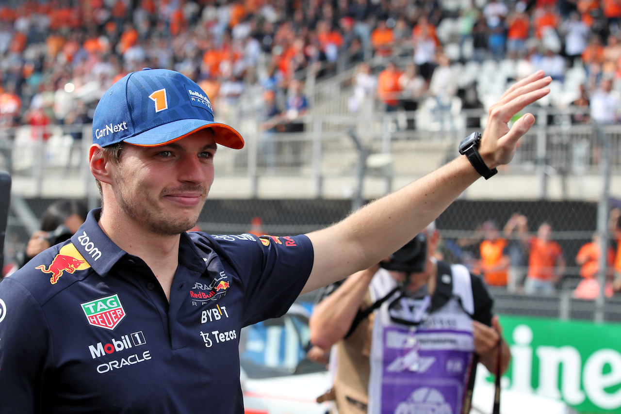 GP OLANDA, Max Verstappen (NLD) Red Bull Racing on the drivers parade.
04.09.2022. Formula 1 World Championship, Rd 14, Dutch Grand Prix, Zandvoort, Netherlands, Gara Day.
 - www.xpbimages.com, EMail: requests@xpbimages.com © Copyright: Coates / XPB Images
