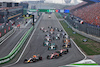 GP OLANDA, Max Verstappen (NLD) Red Bull Racing RB18 davanti a at the partenza of the race.
04.09.2022. Formula 1 World Championship, Rd 14, Dutch Grand Prix, Zandvoort, Netherlands, Gara Day.
- www.xpbimages.com, EMail: requests@xpbimages.com © Copyright: Bearne / XPB Images