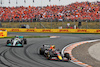 GP OLANDA, Sergio Perez (MEX) Red Bull Racing RB18 davanti a Lewis Hamilton (GBR) Mercedes AMG F1 W13.
04.09.2022. Formula 1 World Championship, Rd 14, Dutch Grand Prix, Zandvoort, Netherlands, Gara Day.
 - www.xpbimages.com, EMail: requests@xpbimages.com © Copyright: Coates / XPB Images