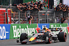 GP OLANDA, Gara winner Max Verstappen (NLD) Red Bull Racing RB18 takes the chequered flag at the end of the race.
04.09.2022. Formula 1 World Championship, Rd 14, Dutch Grand Prix, Zandvoort, Netherlands, Gara Day.
- www.xpbimages.com, EMail: requests@xpbimages.com © Copyright: Bearne / XPB Images