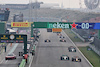 GP OLANDA, Lewis Hamilton (GBR) Mercedes AMG F1 W13 e Max Verstappen (NLD) Red Bull Racing RB18 battle for position.
04.09.2022. Formula 1 World Championship, Rd 14, Dutch Grand Prix, Zandvoort, Netherlands, Gara Day.
- www.xpbimages.com, EMail: requests@xpbimages.com © Copyright: Bearne / XPB Images