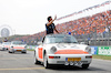 GP OLANDA, Alexander Albon (THA) Williams Racing on the drivers parade.
04.09.2022. Formula 1 World Championship, Rd 14, Dutch Grand Prix, Zandvoort, Netherlands, Gara Day.
- www.xpbimages.com, EMail: requests@xpbimages.com © Copyright: Bearne / XPB Images