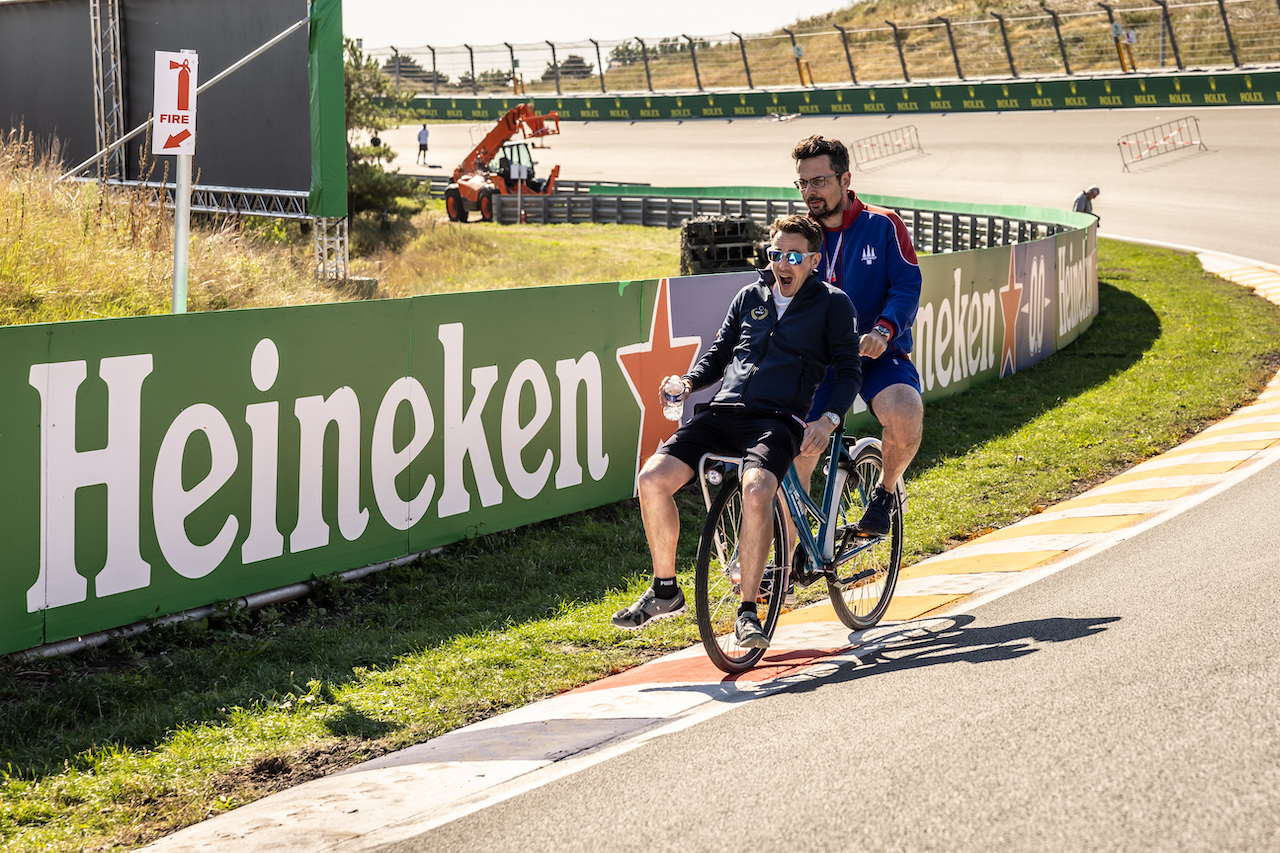 GP OLANDA, Circuit Atmosfera - cicuit riding.
01.09.2022. Formula 1 World Championship, Rd 14, Dutch Grand Prix, Zandvoort, Netherlands, Preparation Day.
- www.xpbimages.com, EMail: requests@xpbimages.com © Copyright: Bearne / XPB Images