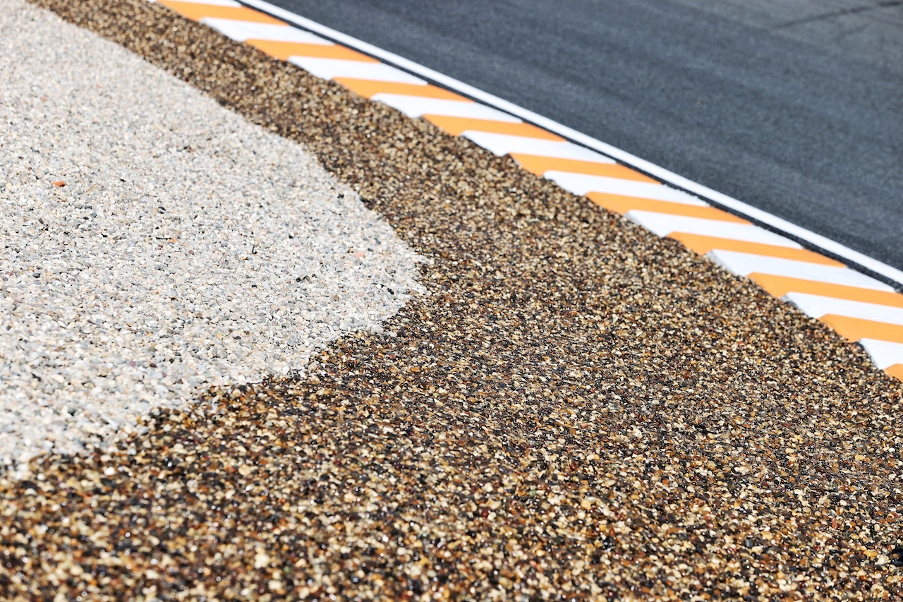 GP OLANDA, Circuit Atmosfera - turn 12 fake gravel run off.
01.09.2022. Formula 1 World Championship, Rd 14, Dutch Grand Prix, Zandvoort, Netherlands, Preparation Day.
- www.xpbimages.com, EMail: requests@xpbimages.com © Copyright: Moy / XPB Images