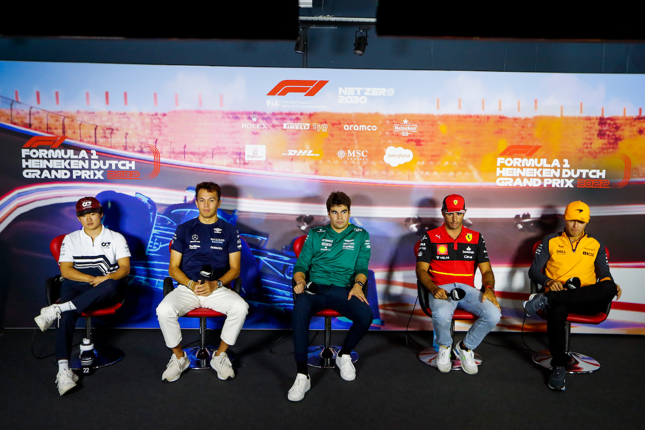 GP OLANDA, (L to R): Yuki Tsunoda (JPN) AlphaTauri; Alexander Albon (THA) Williams Racing; Lance Stroll (CDN) Aston Martin F1 Team; Carlos Sainz Jr (ESP) Ferrari; e Lando Norris (GBR) McLaren, in the FIA Press Conference.
01.09.2022. Formula 1 World Championship, Rd 14, Dutch Grand Prix, Zandvoort, Netherlands, Preparation Day.
- www.xpbimages.com, EMail: requests@xpbimages.com © Copyright: XPB Images