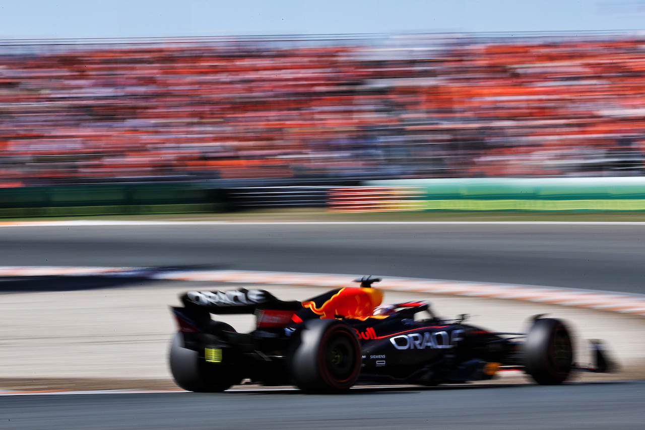GP OLANDA, Max Verstappen (NLD) Red Bull Racing RB18.
03.09.2022. Formula 1 World Championship, Rd 14, Dutch Grand Prix, Zandvoort, Netherlands, Qualifiche Day.
 - www.xpbimages.com, EMail: requests@xpbimages.com © Copyright: Coates / XPB Images