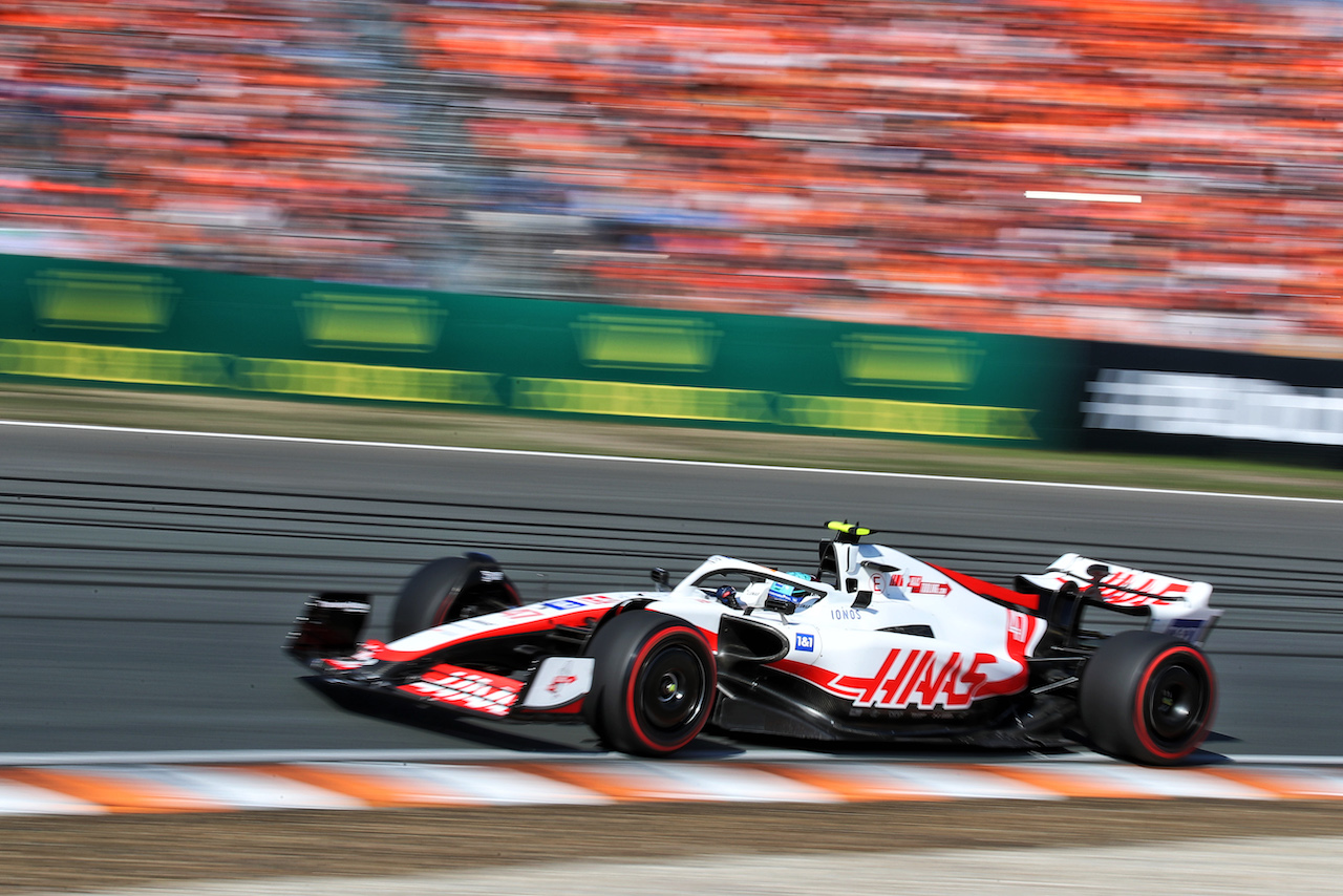 GP OLANDA, Mick Schumacher (GER) Haas VF-22.
03.09.2022. Formula 1 World Championship, Rd 14, Dutch Grand Prix, Zandvoort, Netherlands, Qualifiche Day.
 - www.xpbimages.com, EMail: requests@xpbimages.com © Copyright: Coates / XPB Images