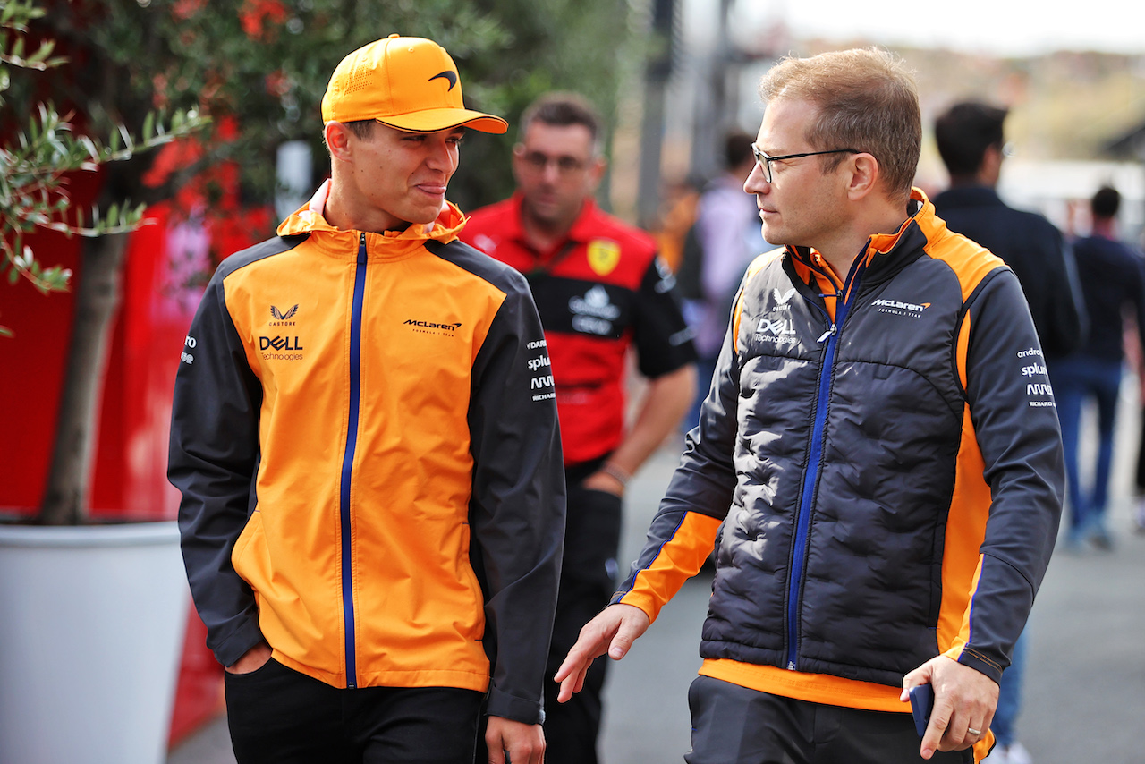 GP OLANDA, (L to R): Lando Norris (GBR) McLaren with Andreas Seidl, McLaren Managing Director.
02.09.2022. Formula 1 World Championship, Rd 14, Dutch Grand Prix, Zandvoort, Netherlands, Practice Day.
- www.xpbimages.com, EMail: requests@xpbimages.com © Copyright: Moy / XPB Images