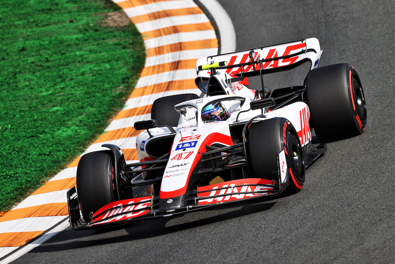 GP OLANDA, Mick Schumacher (GER) Haas VF-22.
02.09.2022. Formula 1 World Championship, Rd 14, Dutch Grand Prix, Zandvoort, Netherlands, Practice Day.
- www.xpbimages.com, EMail: requests@xpbimages.com © Copyright: Moy / XPB Images