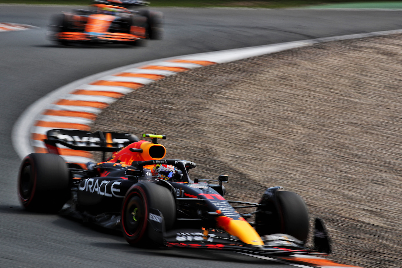 GP OLANDA, Sergio Perez (MEX) Red Bull Racing RB18.
02.09.2022. Formula 1 World Championship, Rd 14, Dutch Grand Prix, Zandvoort, Netherlands, Practice Day.
 - www.xpbimages.com, EMail: requests@xpbimages.com © Copyright: Coates / XPB Images