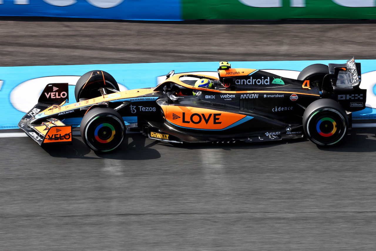 GP OLANDA, Lando Norris (GBR) McLaren MCL36.
02.09.2022. Formula 1 World Championship, Rd 14, Dutch Grand Prix, Zandvoort, Netherlands, Practice Day.
- www.xpbimages.com, EMail: requests@xpbimages.com © Copyright: Miltenburg / XPB Images