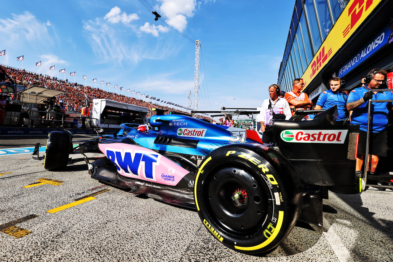 GP OLANDA, Esteban Ocon (FRA) Alpine F1 Team A522 leaves the pits.
02.09.2022. Formula 1 World Championship, Rd 14, Dutch Grand Prix, Zandvoort, Netherlands, Practice Day.
- www.xpbimages.com, EMail: requests@xpbimages.com © Copyright: Moy / XPB Images