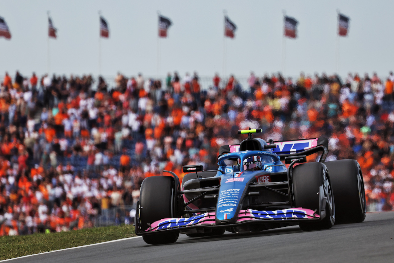 GP OLANDA, Esteban Ocon (FRA) Alpine F1 Team A522.
02.09.2022. Formula 1 World Championship, Rd 14, Dutch Grand Prix, Zandvoort, Netherlands, Practice Day.
- www.xpbimages.com, EMail: requests@xpbimages.com © Copyright: Bearne / XPB Images